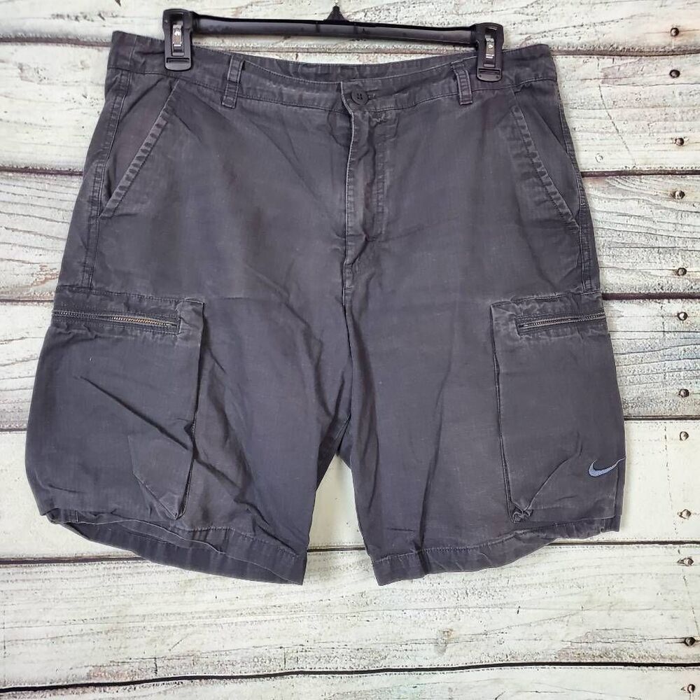 Nike Cargo Shorts Men’s Size 36 Gray Outdoor Utility Pockets Embroidered Swoosh